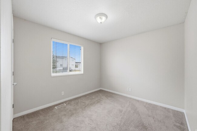 Building Photo - 2575 Athena Dr