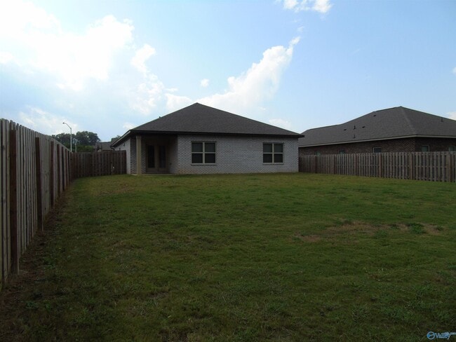 Building Photo - 207 List Rd