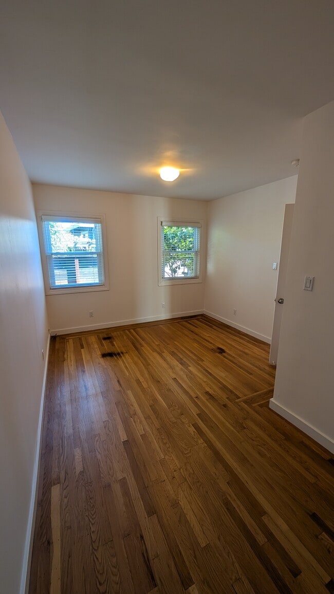 Building Photo - 829 Pordon Ln