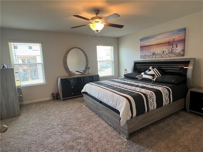 Building Photo - 242 Wells Cir