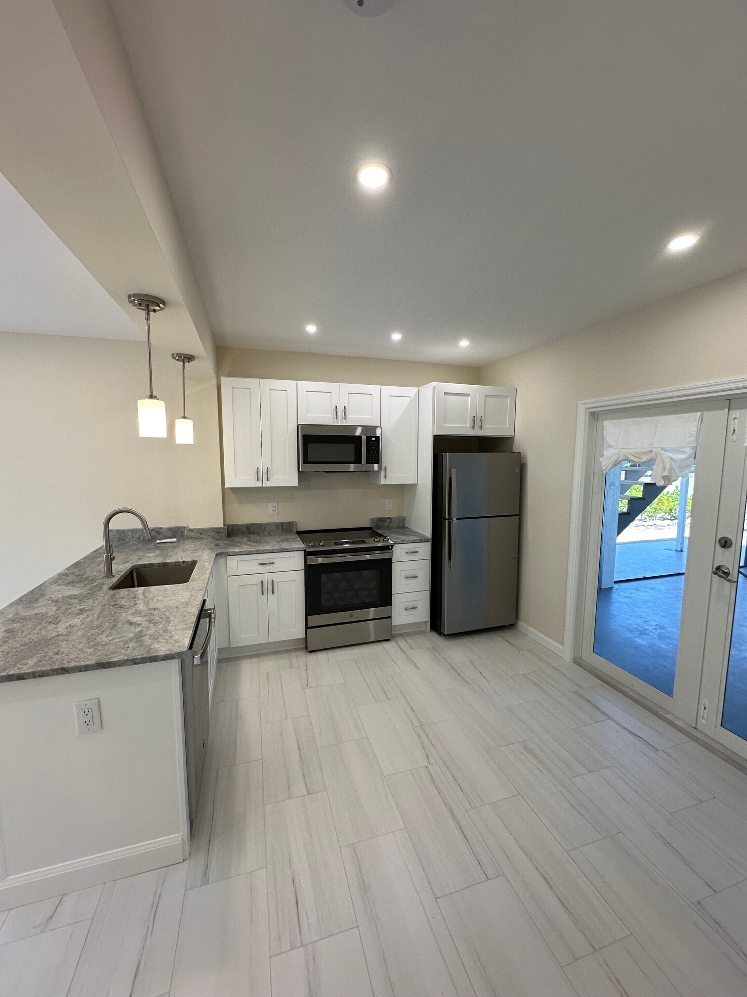 Building Photo - 191 Anchorage St