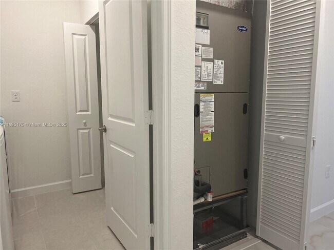 Building Photo - 16960 SW 288th Ter