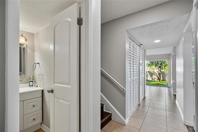 Building Photo - 6345 Newtown Cir