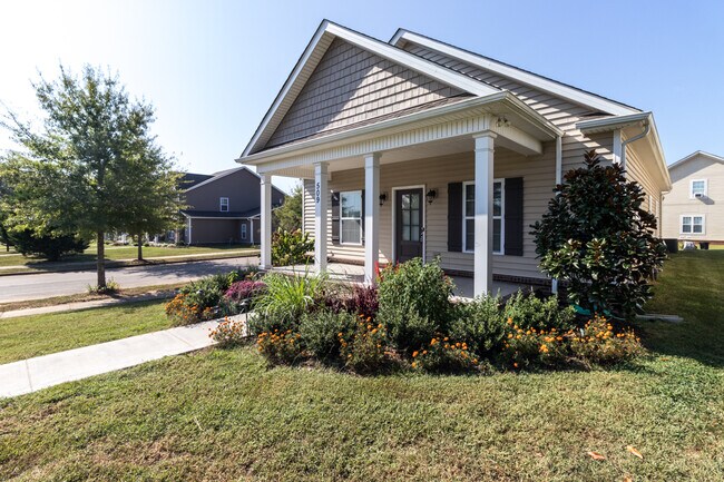 Building Photo - 509 Broadberry Ave