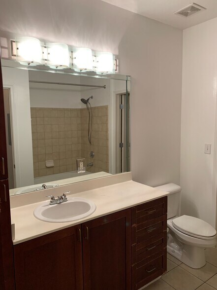 BATHROOM - 400 17th St NW