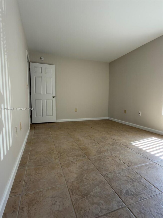 Building Photo - 2647 NW 33rd St