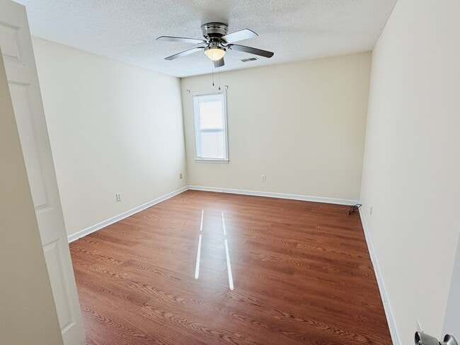 Building Photo - 42 N Crossing Ct