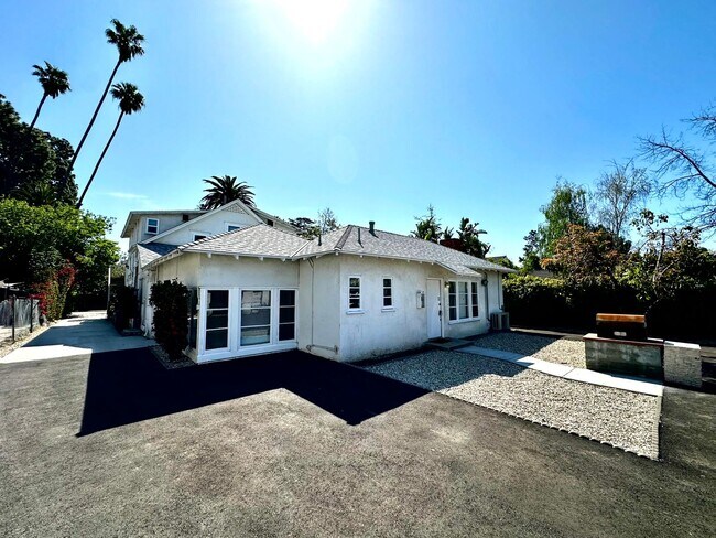 Primary Photo - 607-611 N. El Molino Avenue