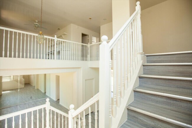 Building Photo - 2483 S Summerfield Ln