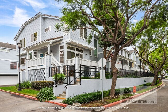 Building Photo - 581 N Pageant Dr