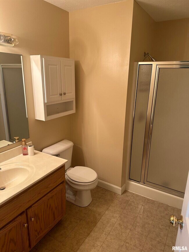 Building Photo - 2805 Cronin Dr