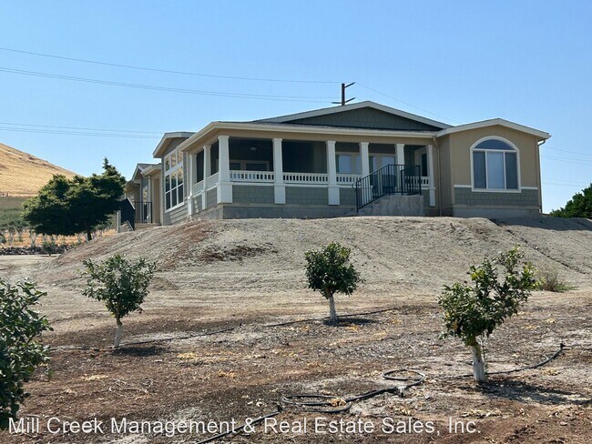 Primary Photo - 4 br, 2.5 bath House - 25589 AVE 216