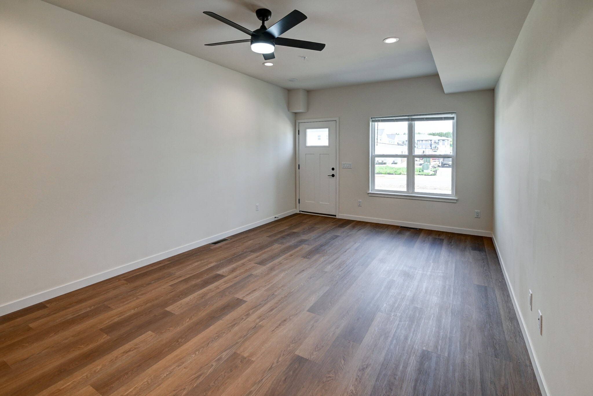 Building Photo - 4879 Lacy Rd