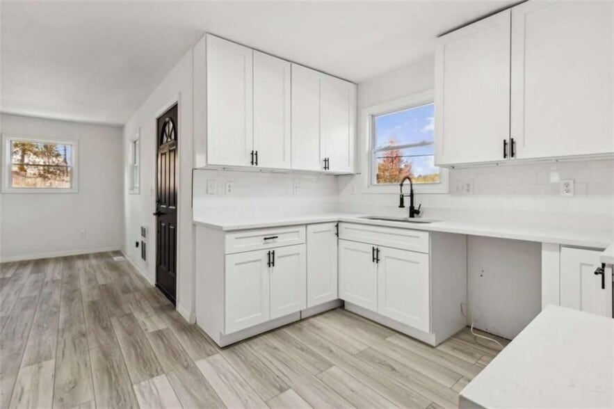 Building Photo - 597 Paper Mill Rd