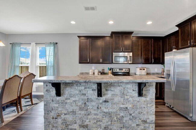 Building Photo - 86 Crystal Lake Dr