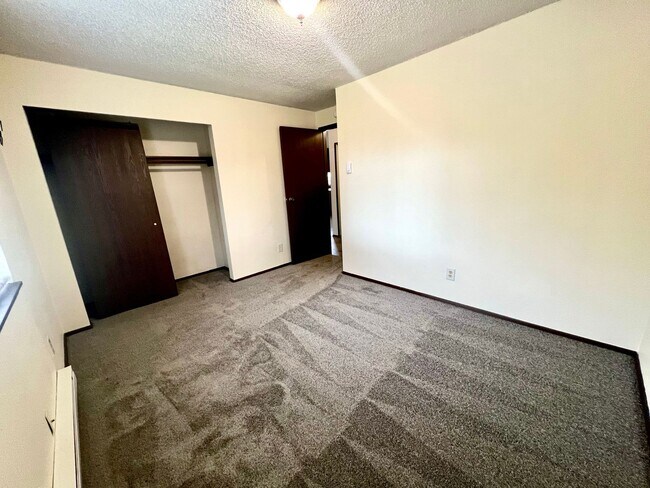 Building Photo - 5032 S 58th St