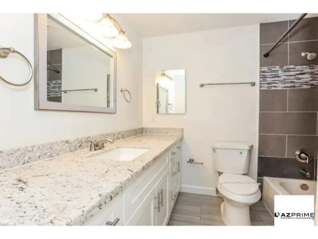 Building Photo - 8422 E Hubbell St