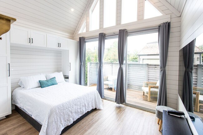 Building Photo - A Micro Home That Doesn't Feel Small!