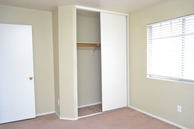 Building Photo - NLV - 1 STORY CORNER LOT HOME