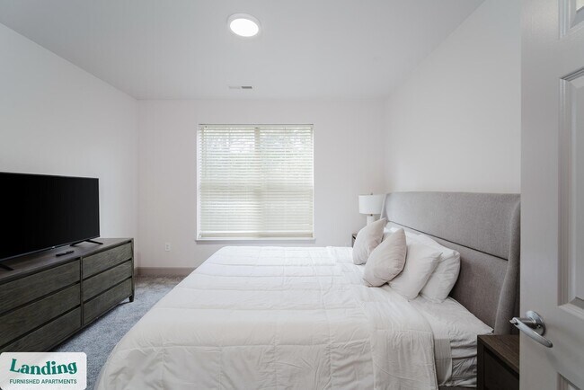 Building Photo - 3031 Eden Ave