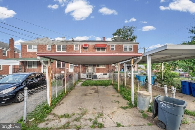 Building Photo - 2203 Redthorn Rd