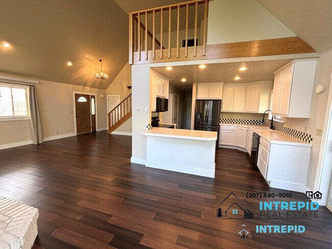 Building Photo - 116 Buckaroo Cir