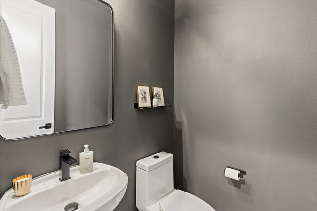 Building Photo - 4905 Avenue J Ave