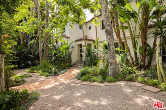 Building Photo - 1745 N Vista St