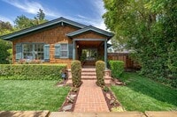 Building Photo - Updated 3BD/2BA Menlo Park Home with French Oak Floors + Bonus Room
