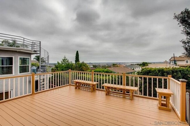 Building Photo - **** INCREDIBLE VIEWS 3 BED 2 BATH HOME! B...