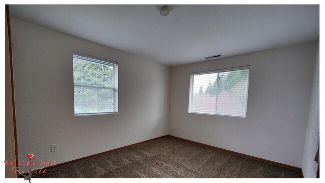 Building Photo - Beautiful open floorplan in amazing Steilacoom!!  All appliances included, large yard!!