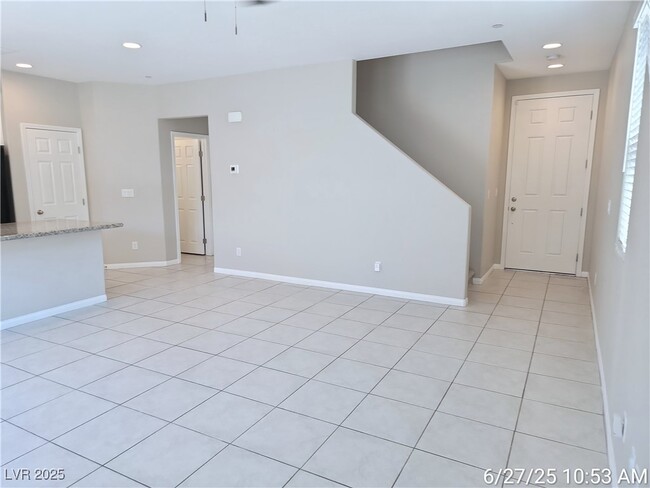 Building Photo - 117 Destiny Orch Ct