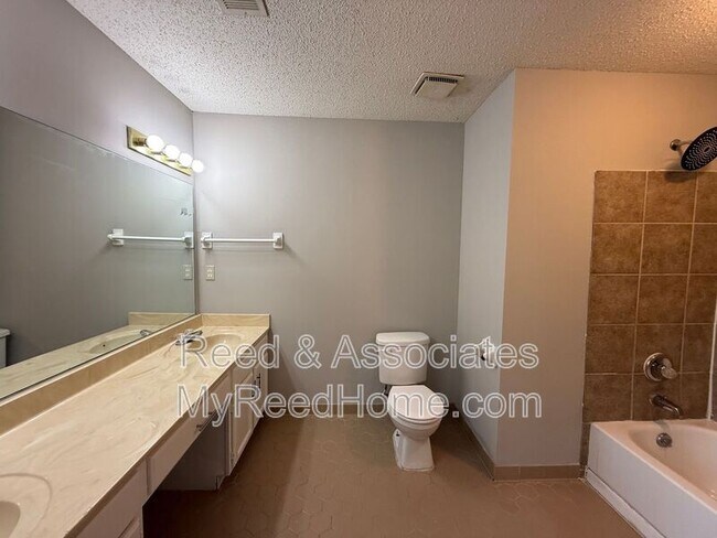 Building Photo - 6556 Birch Hollow Dr