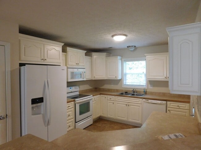Building Photo - 408 Sweet Gum Way