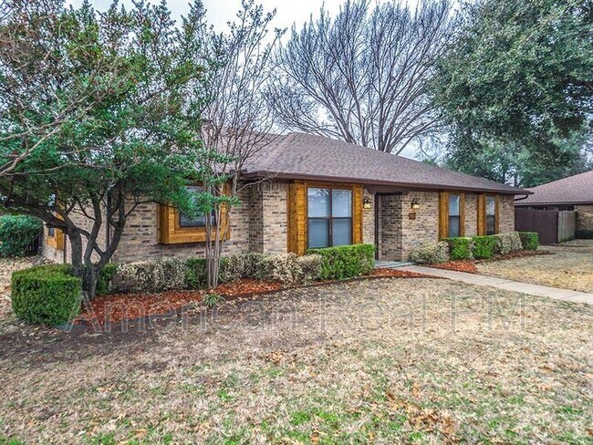 Building Photo - 3852 Westminster Dr