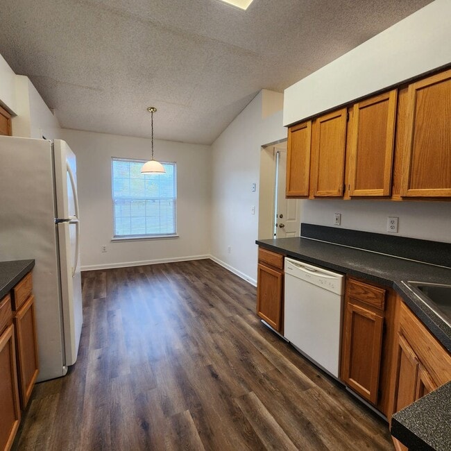 Building Photo - 3/2 Single Family