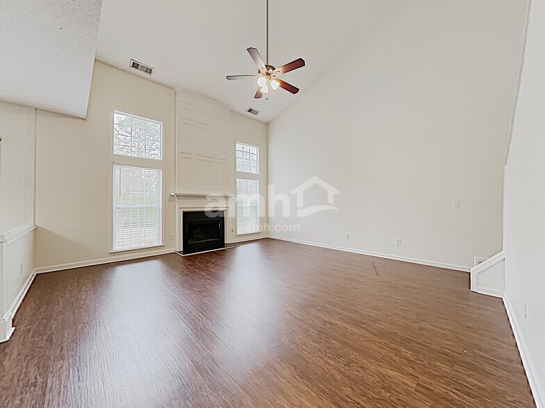 Building Photo - 516 Mullein Trace