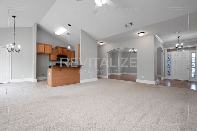Building Photo - 11070 Courtland Ct