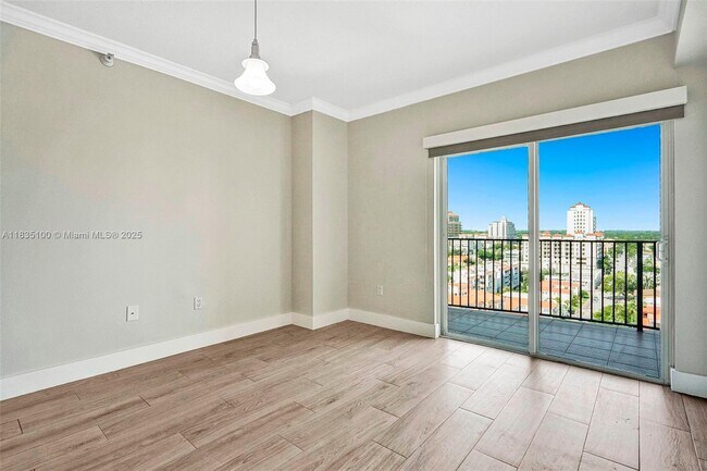 Building Photo - 1627 SW 37th Ave