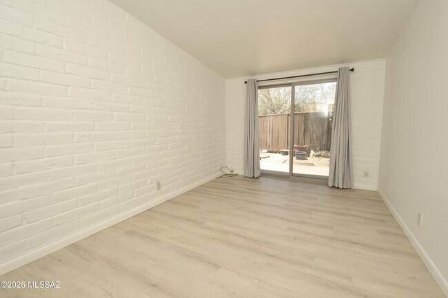 Building Photo - 6902 E Big Bear Dr