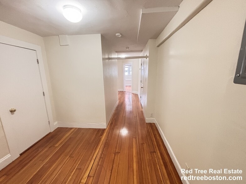 Building Photo - 7 Mount Hood Rd