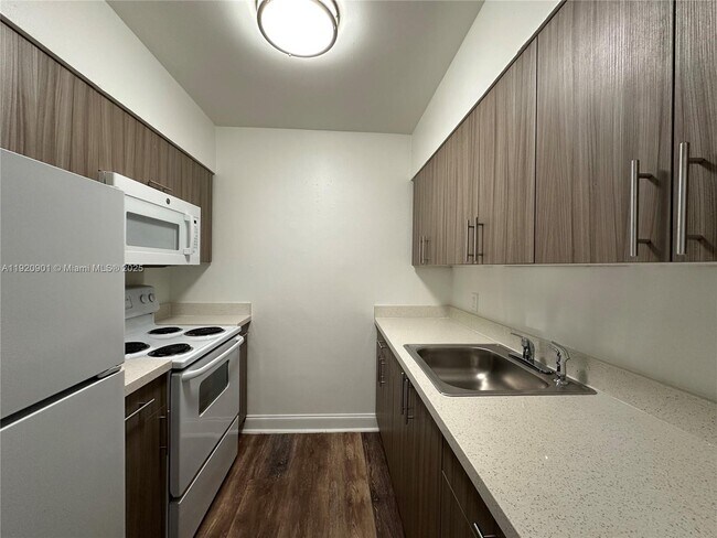 Building Photo - 2300 Madison St