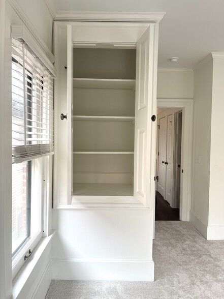 Building Photo - 676 Mohawk St,