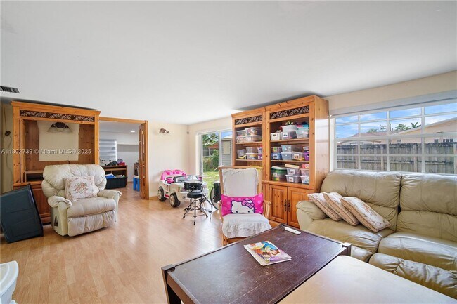 Building Photo - 1314 W 80th St