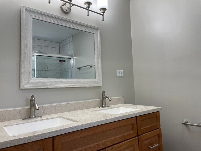 Building Photo - Fabulous Renovated Home Available Now!