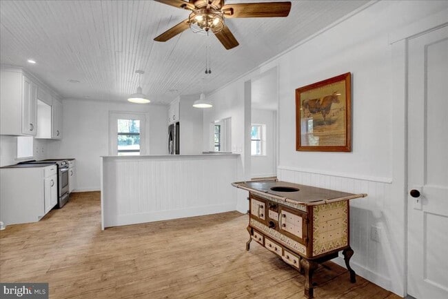 Building Photo - 233 Hetrick Rd