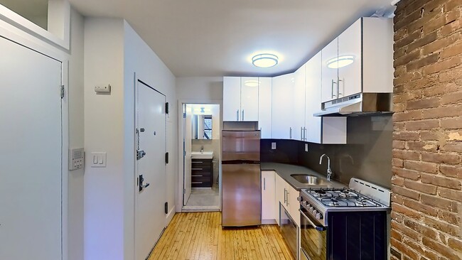 Interior Photo - 203 Chrystie Street