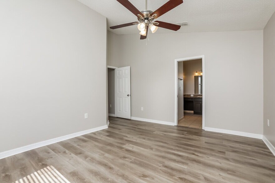 Building Photo - 2118 Flintlock Blvd