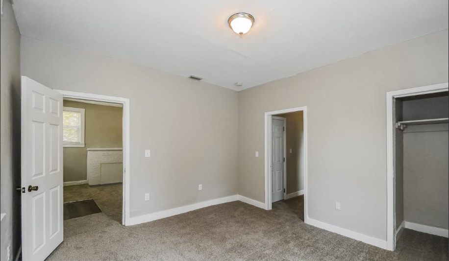 Building Photo - 9043 9th Ave