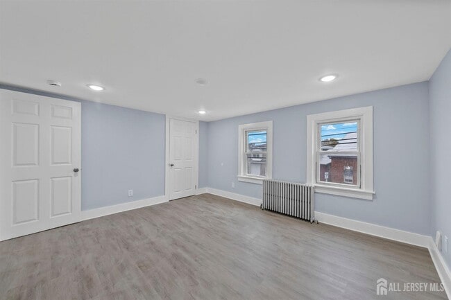 Building Photo - 6 1st Ave